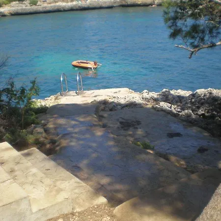 Waterfront 'maria'. Pool. Wifi Apartman *